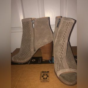 Lucky brand LP LAKYN TOUPE GRAY COLOR